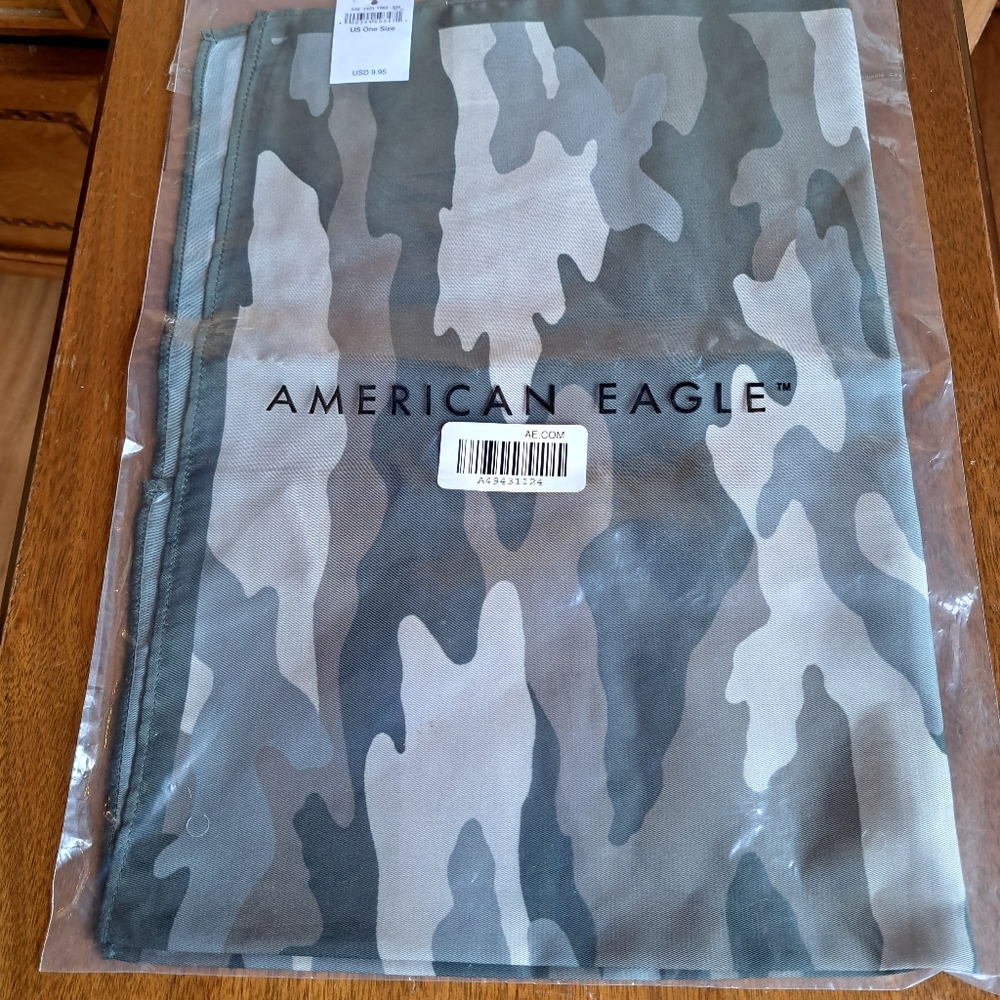 NIP American Eagle camo bandana scarf